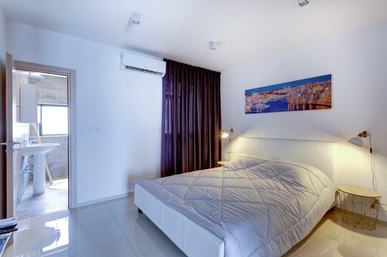 Апартаменты Cosy 1Br Penthouse With Terrace, Great Location Gzira Экстерьер фото